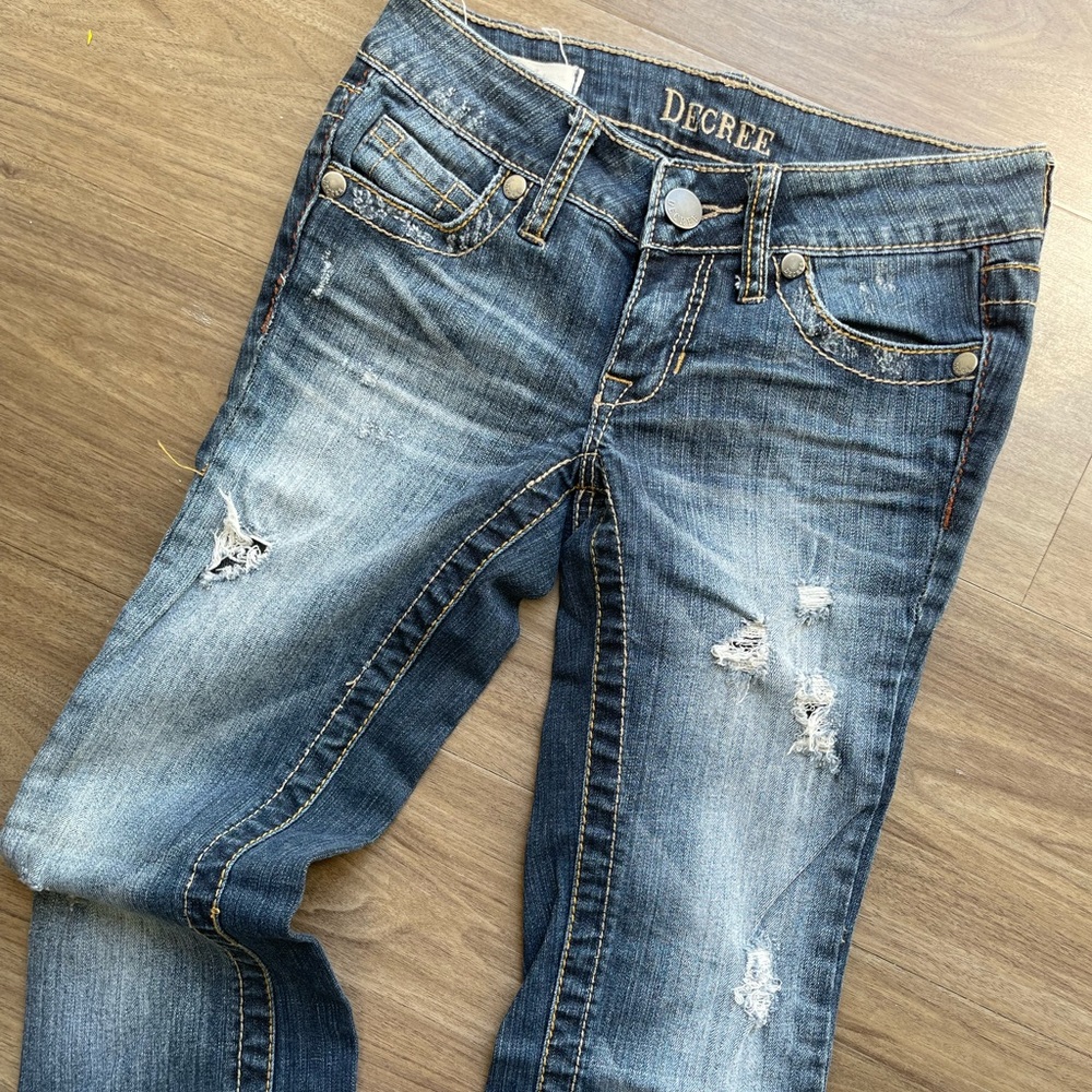 Decree Low Rise Boot Cut Jeans, Women’s Size 0. Excellent condition!
